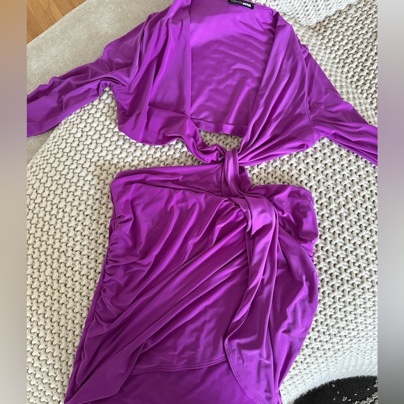 Beautiful purple slinky dress size M worn once - Picture 3 of 3
